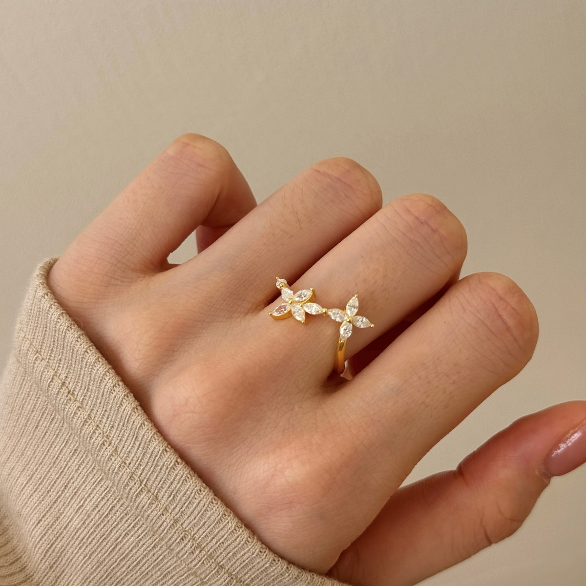 Gold Floral Design Ring